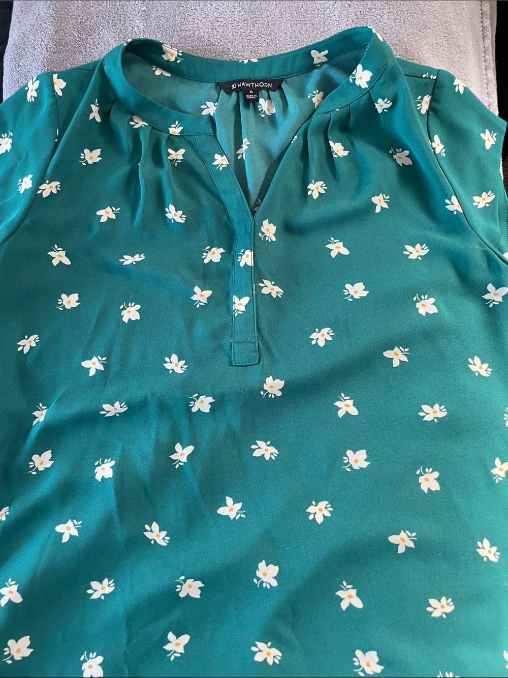41 Hawthorn Teal Floral Keyhole Blouse
